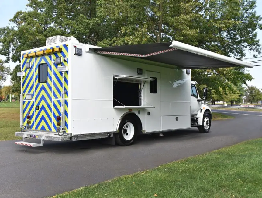 04-NJNG-R329-Walk-In-Command-RRV-w-awning-open-x